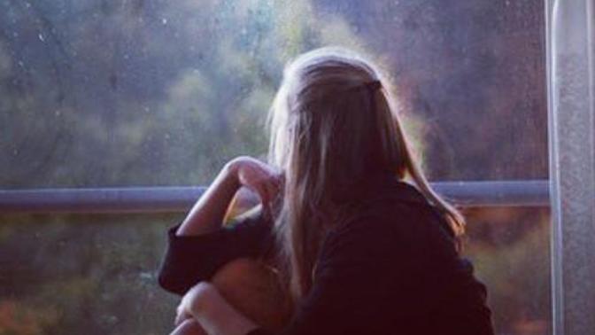 My friend is ALWAYS bragging about her body. It’s making me insecure, what do I say?