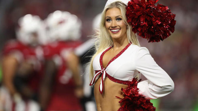 Are cheerleaders supposed to date popular guys?