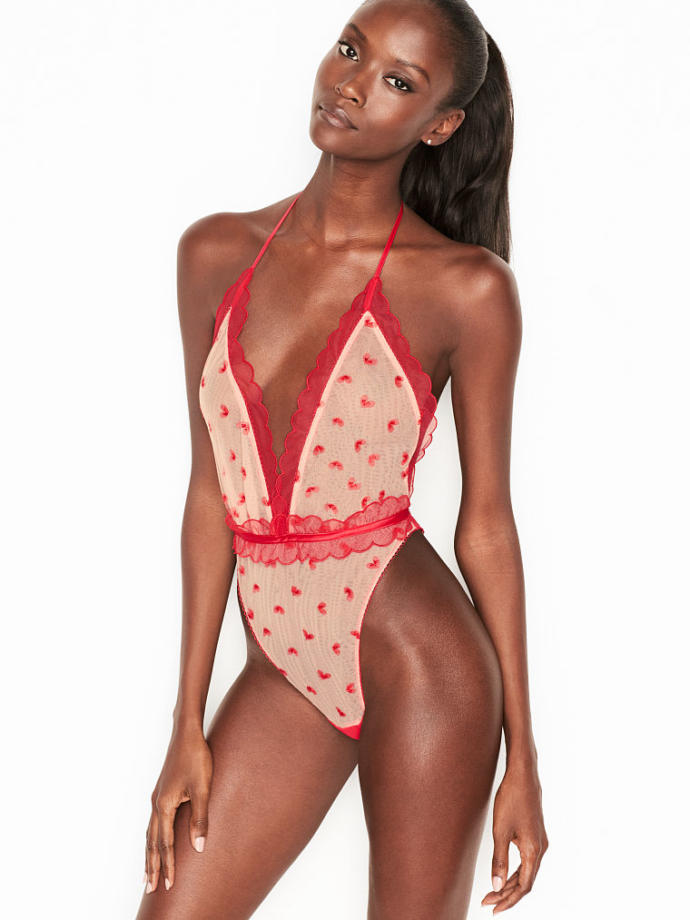 lingerie help! Which will my boyfriend like more?