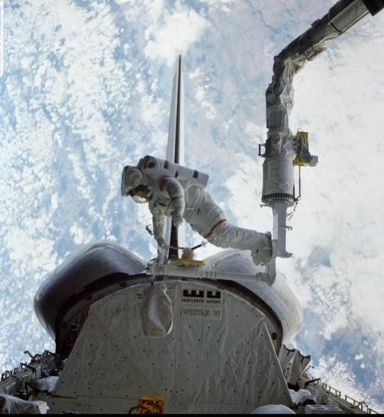 Would you ever be daring enough to be untethered on a space vehicle?