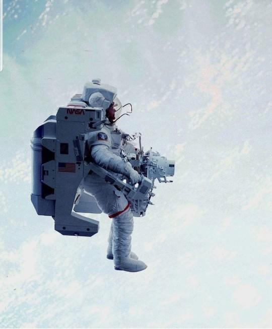Would you ever be daring enough to be untethered on a space vehicle?