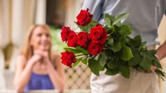 Guys do you buy your wife/girlfriends a bouquet of flowers every valentines day?