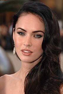 Is it true that attractive women usually win in life?