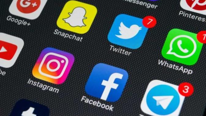 What other social medias than G@G do you regularly use?
