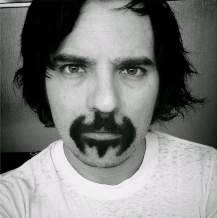 girls do you like your guy to have facial hair? what kind? guys what kind of facial hair style do you like to rock?