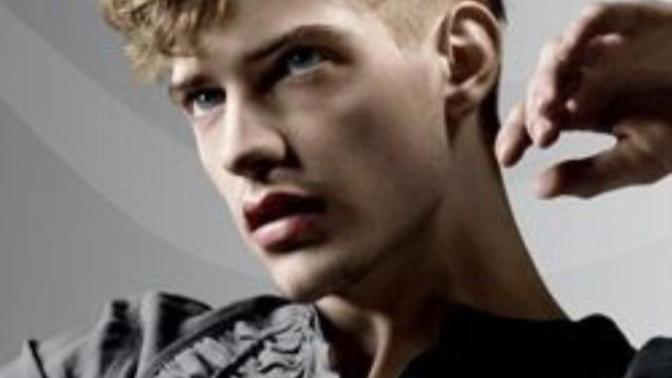 Girls, do you think the curly on top, short sides hairstyle is attractive?