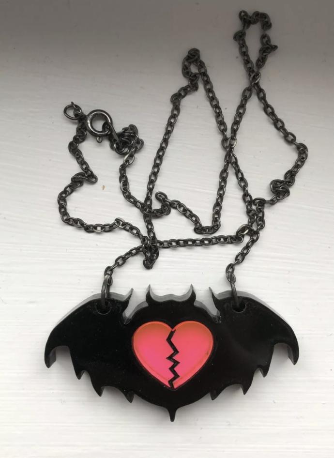 This necklace is for sale on ebay for $400 US Dollars. Are you a fan of it?