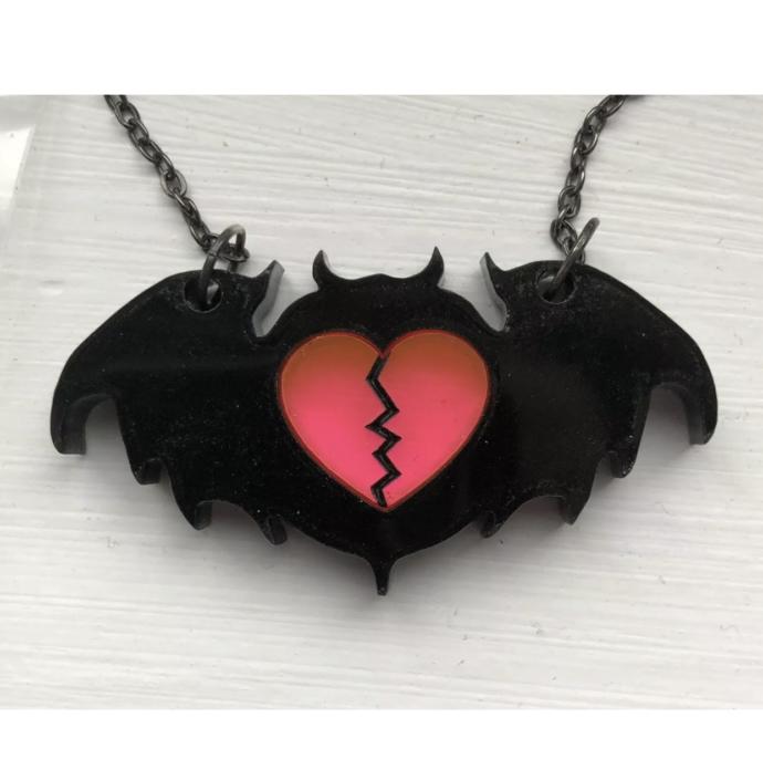 This necklace is for sale on ebay for $400 US Dollars. Are you a fan of it?