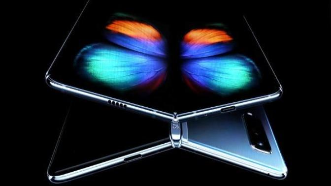 What do you think about the first successful foldable phone "Galaxy Fold"?