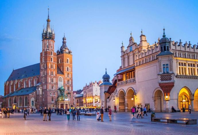 Japan or Poland: Which of these two countries would you prefer to live in??