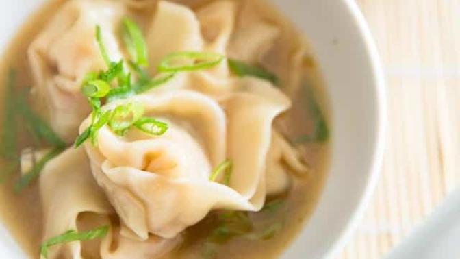 I'm really sick today. I'm lying in bed trying to make myself get up and eat. Would someone bring me soup?