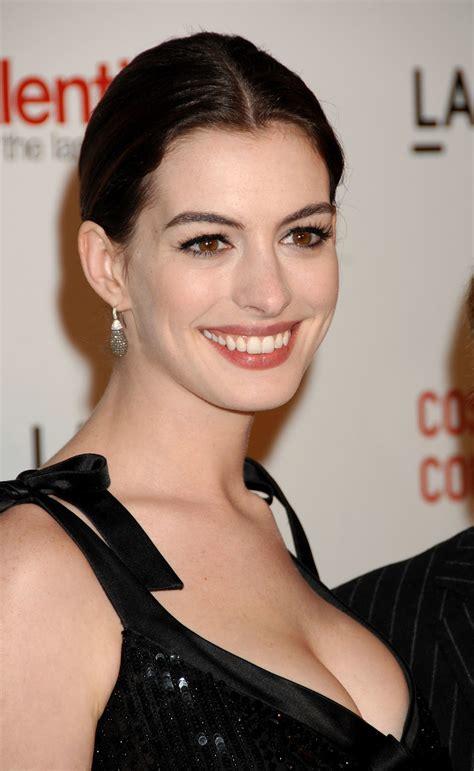 Do you think Anne Hathaway is pretty?