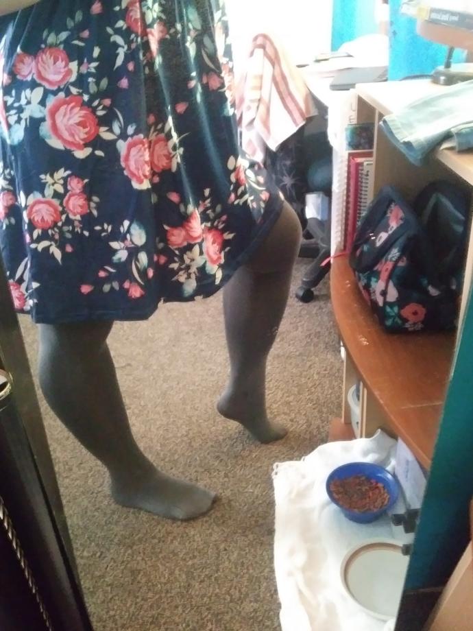 Pantyhose to go with dress?