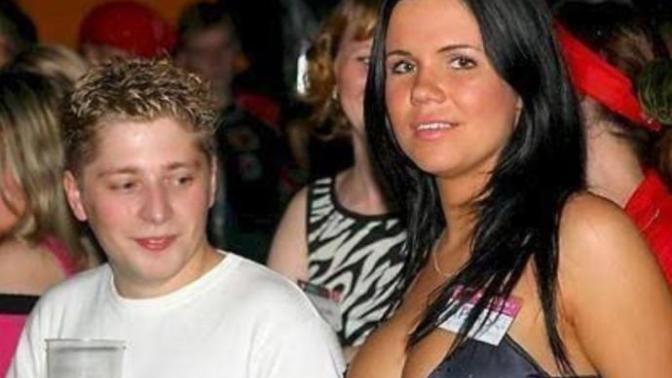 Girls, how do you feel when you meet someone and he keeps looking at your boobs more than your face. Consider a scenario where the person was nice?