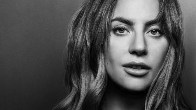 Is it just me or does Lady Gaga look attractive with her normal girl look?