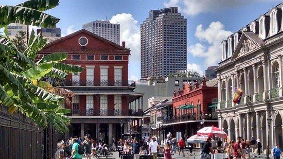 Which of the following cities in the US would you recommend me to visit for a weekend vacation this Summer?