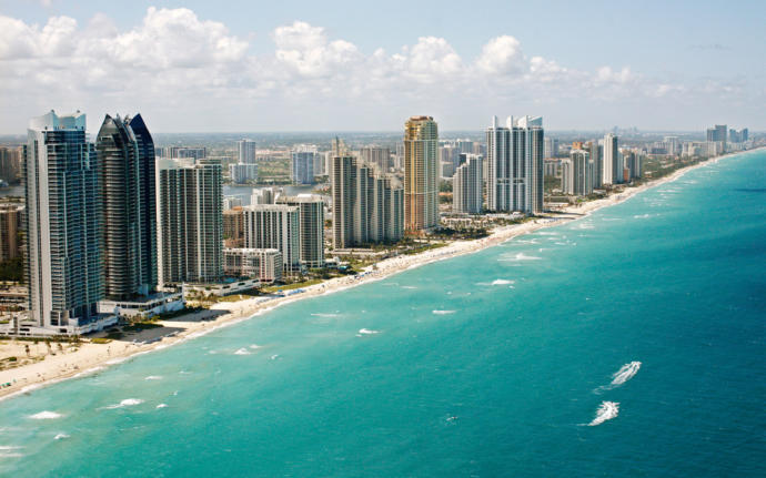 Which of the following cities in the US would you recommend me to visit for a weekend vacation this Summer?