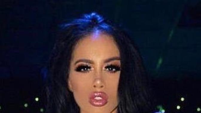 Why do boys at my high school like this girl? Is she that hot?