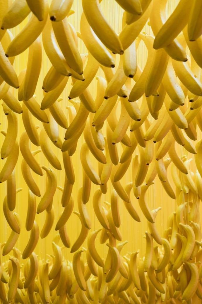 If you drop a banana on its peel/skin. Is the inside of the banana dirty and will you eat it or wash it first?