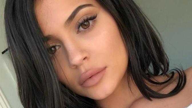 Who is hotter? Kylie or Kendall?
