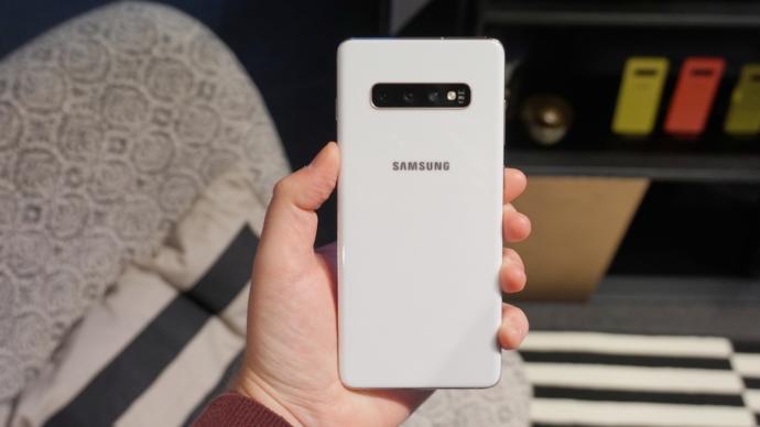 IPhone Xs Max or Samsung S10?