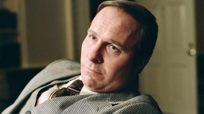 Would You Date An Actor Changing Looks Often?