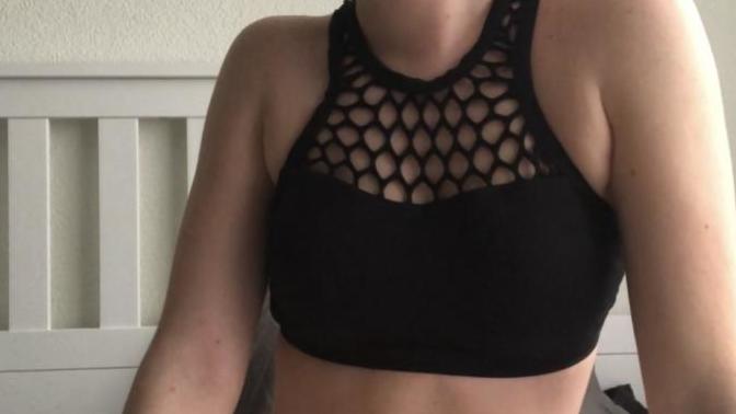 Should I send my date teasing pictures like this so he starts liking me again?