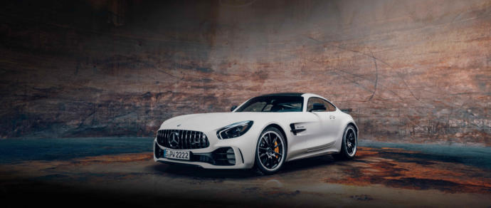 which car shows a better social status?