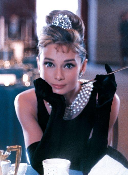 Anyone else ever had the opportunity to wear evening (Opera) gloves? Guys do you like the looks of these on girls?
