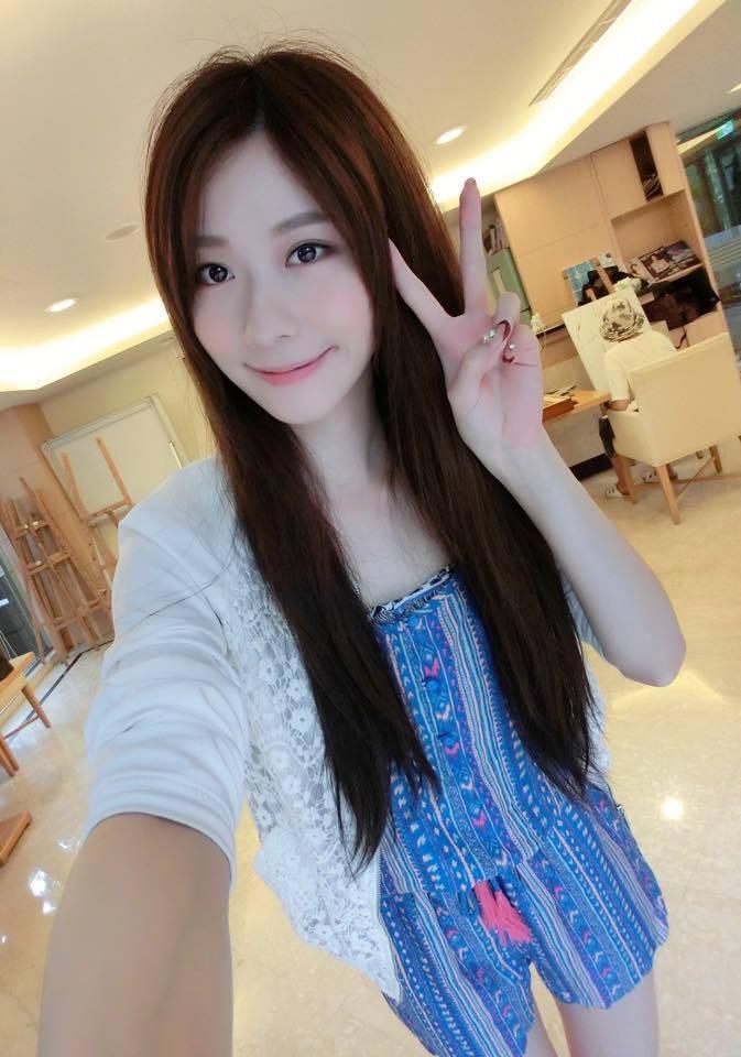 Chinese vs Japanese women: Which of these two group of East Asian women do you find more beautiful/attractive on average?