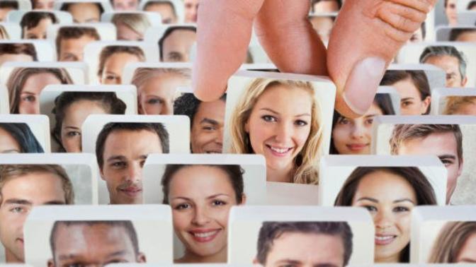 Girls, what is the proper etiquette for dating sites, for a guy seeking a girl, how should you set up your profile and how should you message?