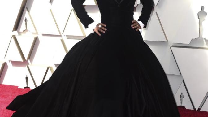 Is normal that I’m grossed out at Billy Porters dress?