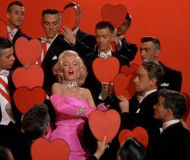 What Makes Guys Flock To Certain Girls? Why Do Some Girls Struggle With Getting Guys?