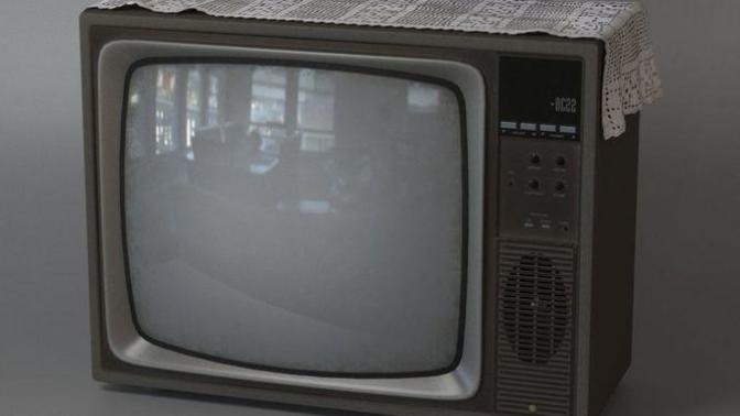 When did you last see a non flat screen TV?