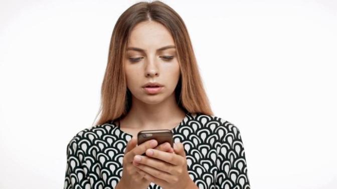 Do GUYS know how they drive girls crazy for waiting for their text reply?