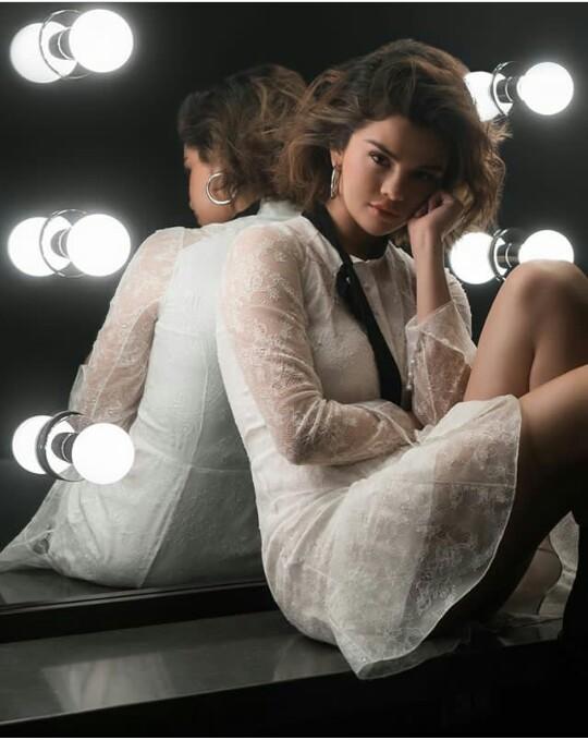 How would you rate Selena Gomez's face?