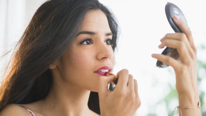 Do guys actually prefer girls without makeup?