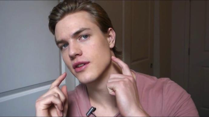 Girls, are you able to pick your biggest male weakness?