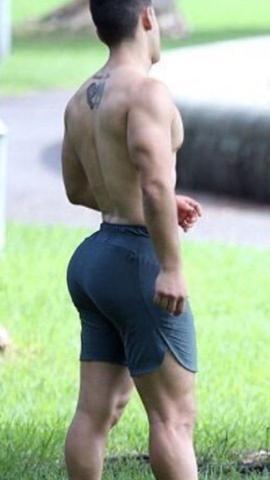 Girls, are you able to pick your biggest male weakness?