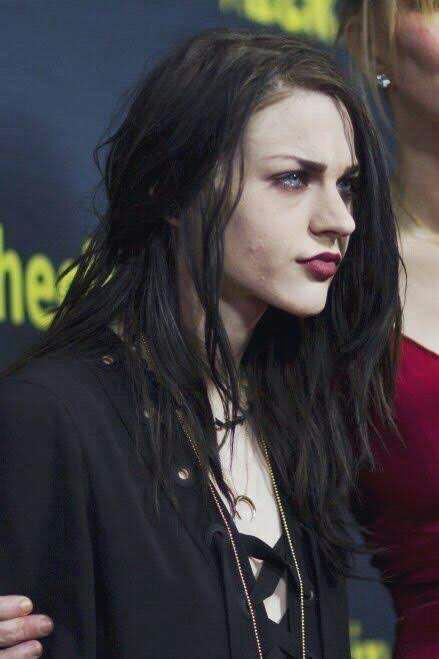 Do you find Frances Bean Cobain attractive?