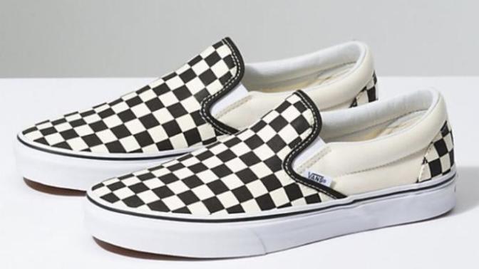 What color socks do you think go good with these shoes?