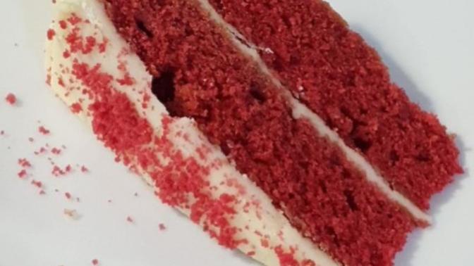 What frosting is used on top of red velvet cake?