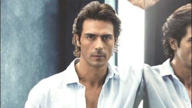 Guys with clean shaved look or beard look?