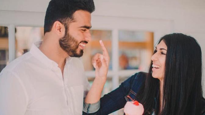 Is flirting with other people while you are in a relationship okay?