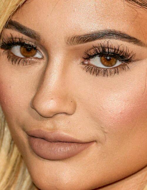 Do you find Kylie Jenner pretty?