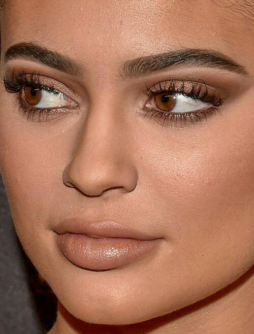 Do you find Kylie Jenner pretty?