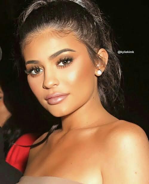 Do you find Kylie Jenner pretty?