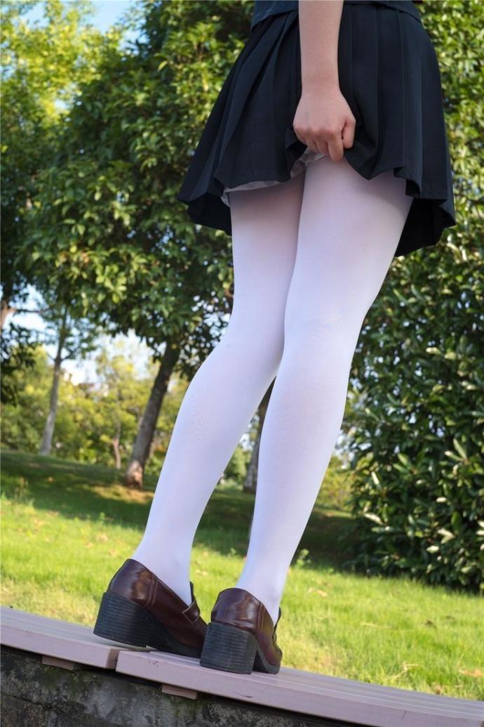GUYS, Which type of stocking/pantyhose that you like the most?