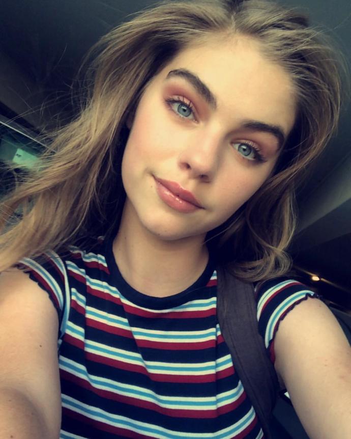 Which sexy-looking girl looks more attractive?