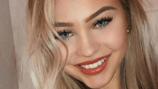 Which sexy-looking girl looks more attractive?